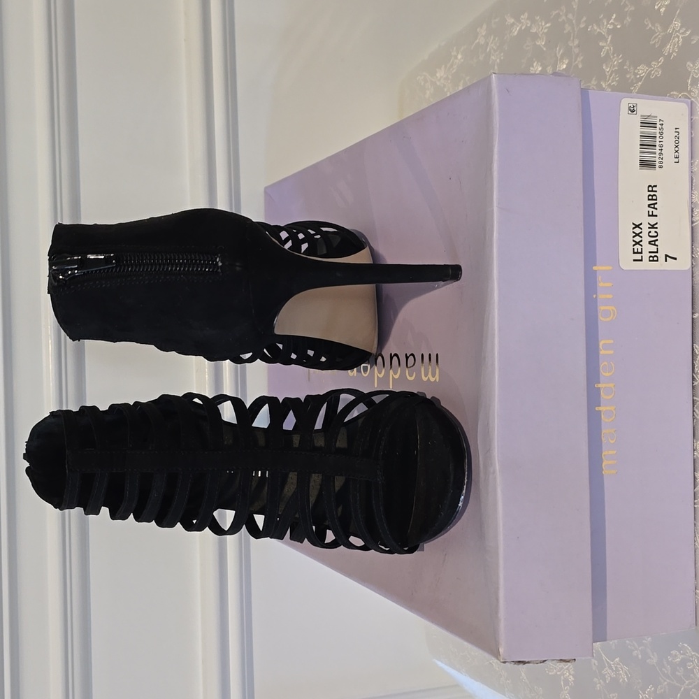 Madden Girl "Lexxx" Women's Size 7 Black Strappy Heeled Sandals - Picture 10 of 11